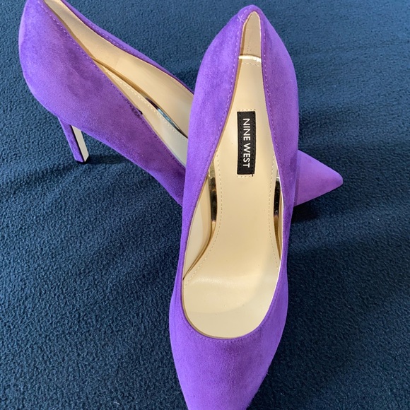 ☂️ Nine West Violet Suede Pointed Toe Heels Size 10 - Picture 2 of 11